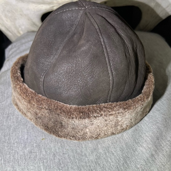 Brown sheepskin beanie Hat - Picture 1 of 8